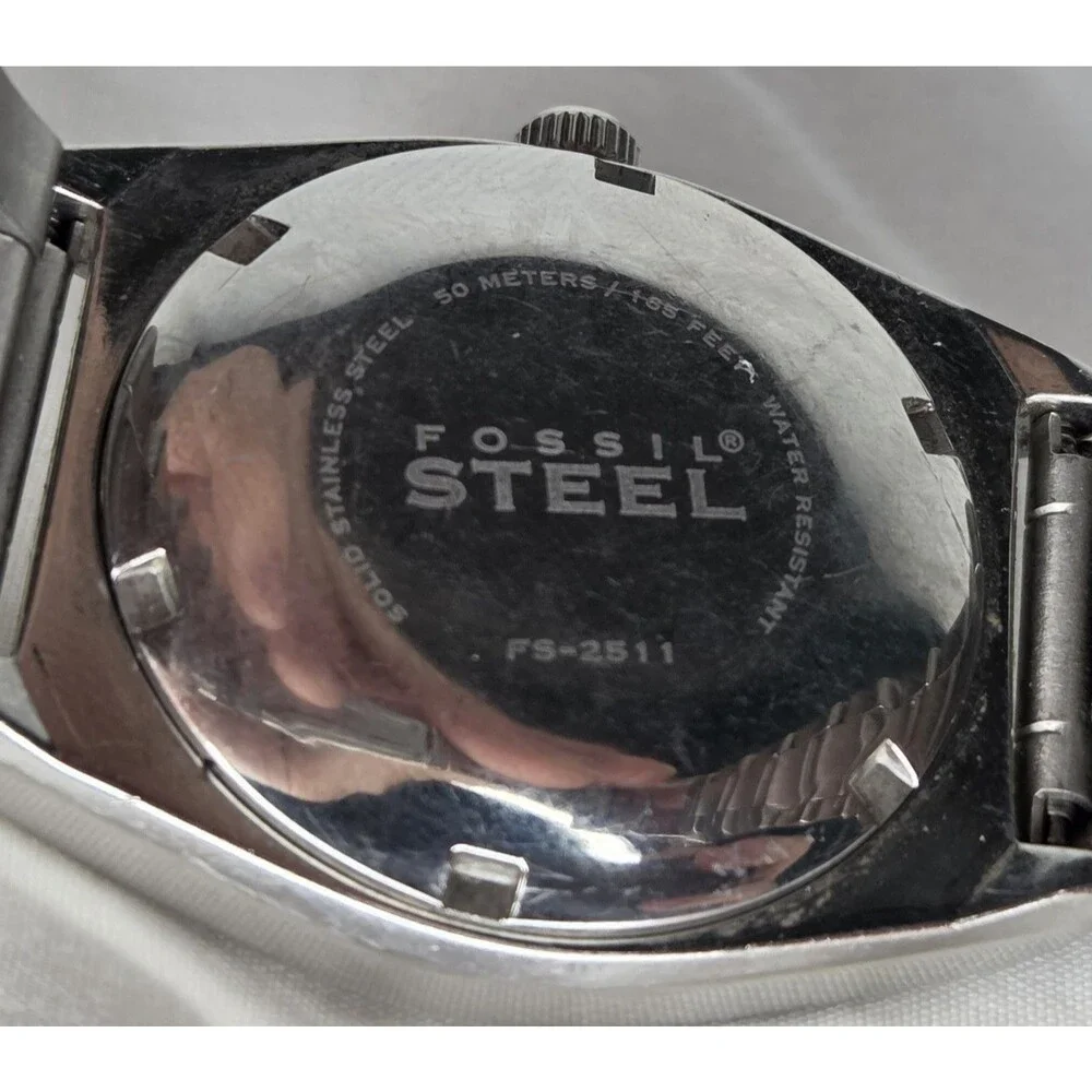 Vtg Fossil Steel Watch FS-2511 Mens 33mm Case Quartz Analog w/ New Battery